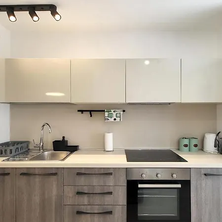 1 Bedroom Beautiful In Apartment
